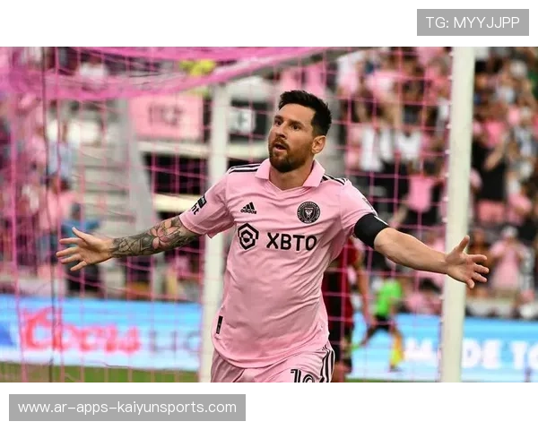 梅西灵巧挑球过人,迈阿密国际看台欢呼,macy's梅西 梅西灵巧挑球过人,迈阿密国际看台欢呼,macy's梅西