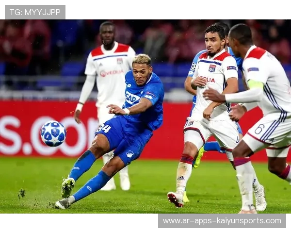 里昂3比2绝杀里尔,拉卡泽特接队友斜传门前抢点破门 里昂3比2绝杀里尔,拉卡泽特接队友斜传门前抢点破门